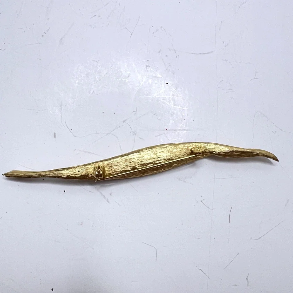 N/A elegant gold